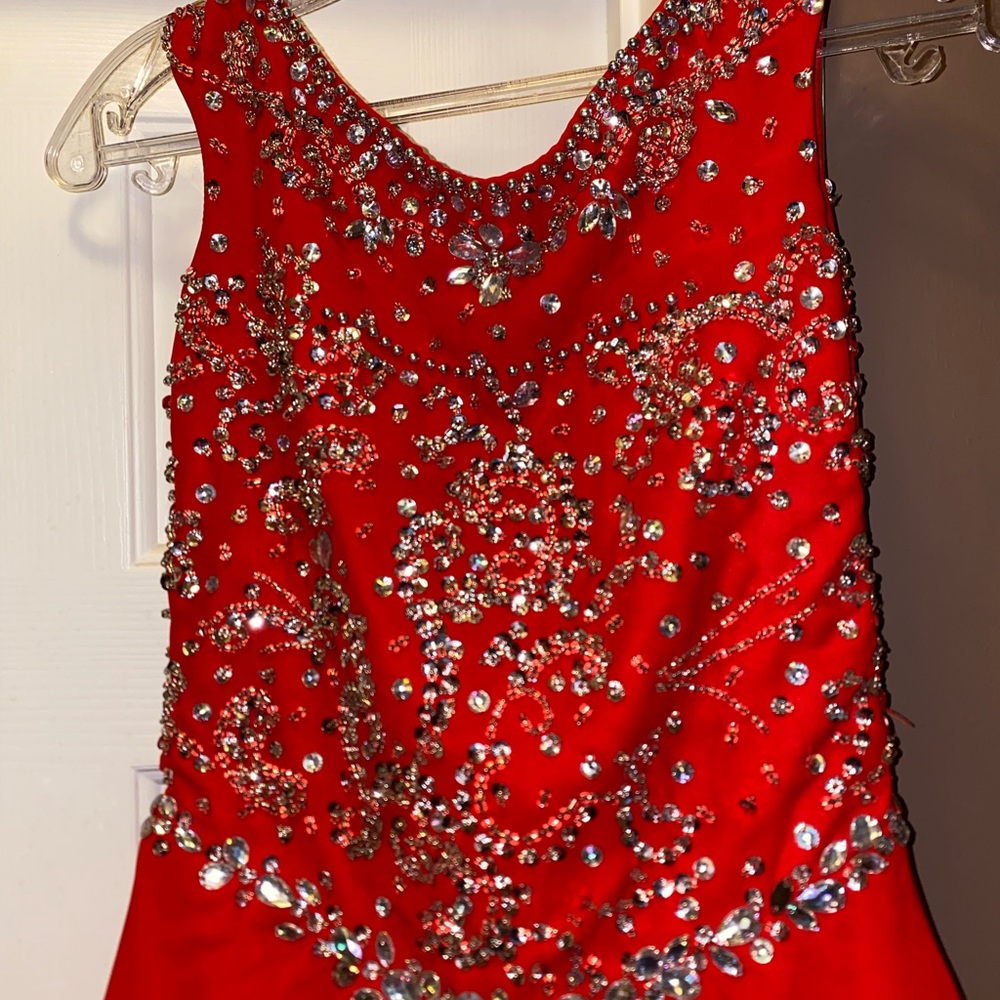LC-XLC red evening gown rhinestone top with white trim